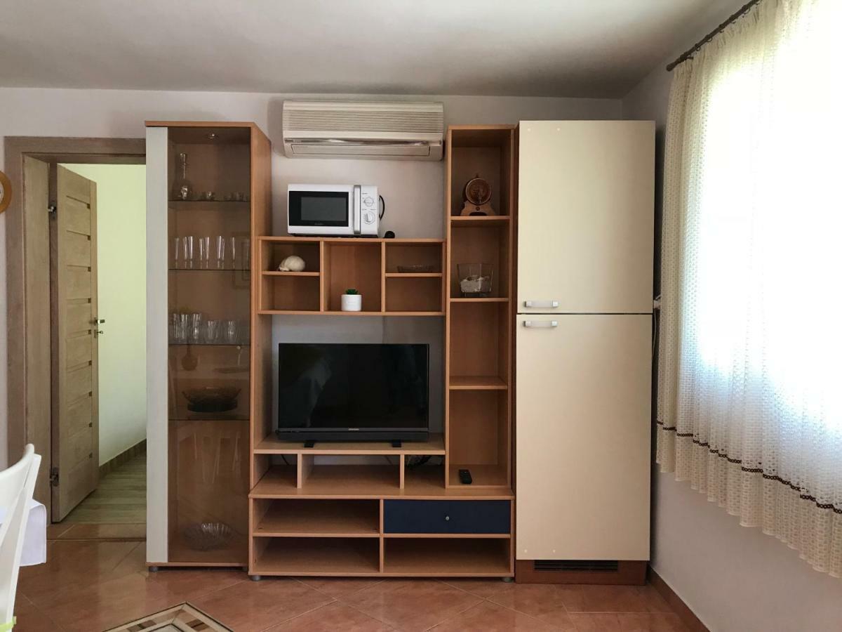 Apartments Biskup Привлака Екстер'єр фото